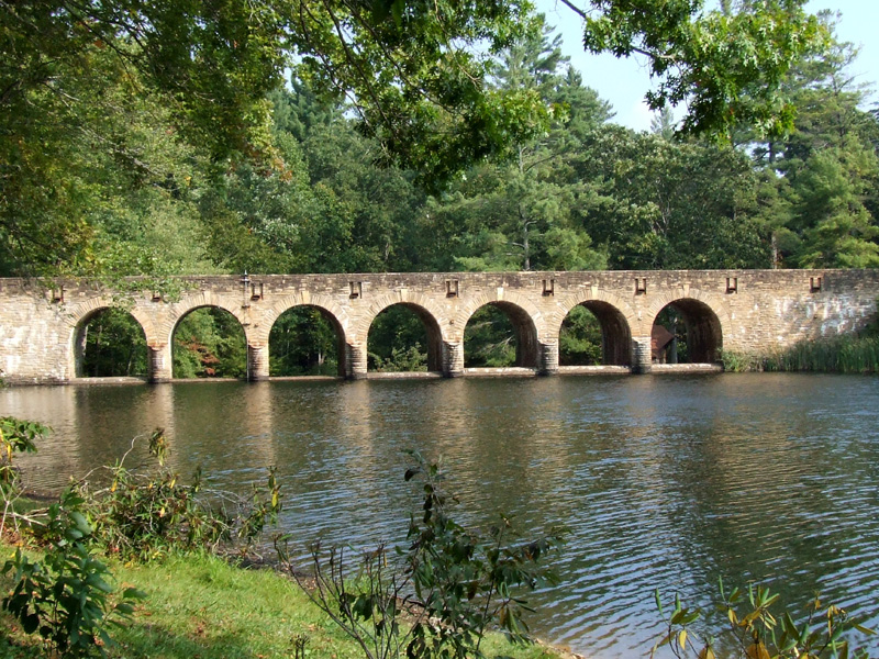 Cumberland Trail : arched concrete bridge